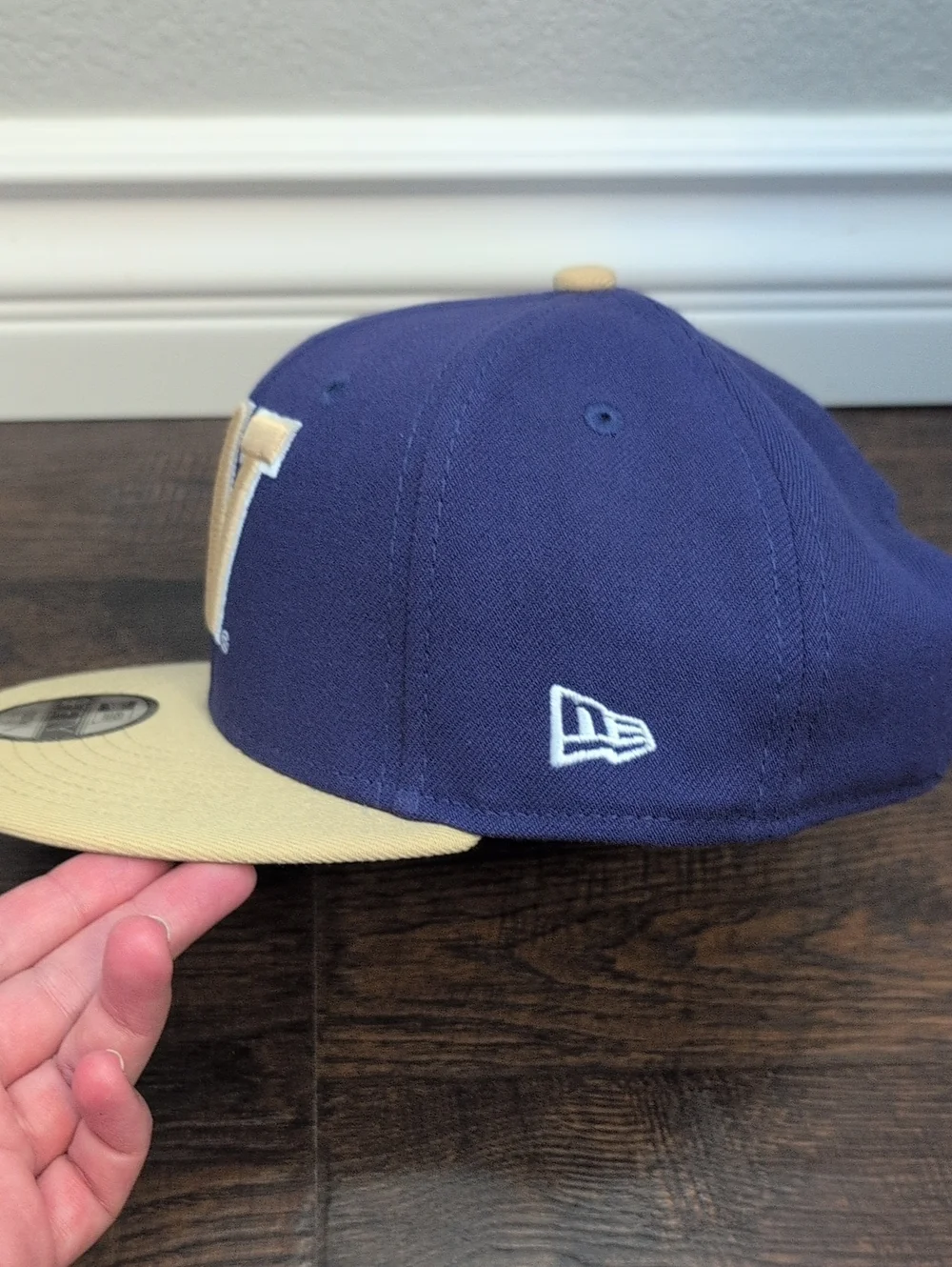Washington Huskies New Era Two-Tone Purple and Tan Snapback Hat